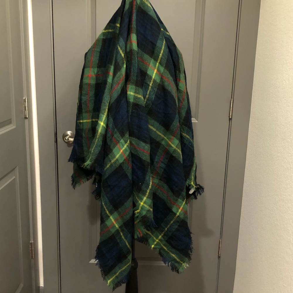 Plaid Scarf/Pashmina - Picture 2 of 2